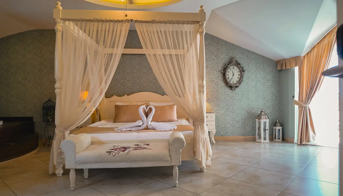 Honeymoon Room