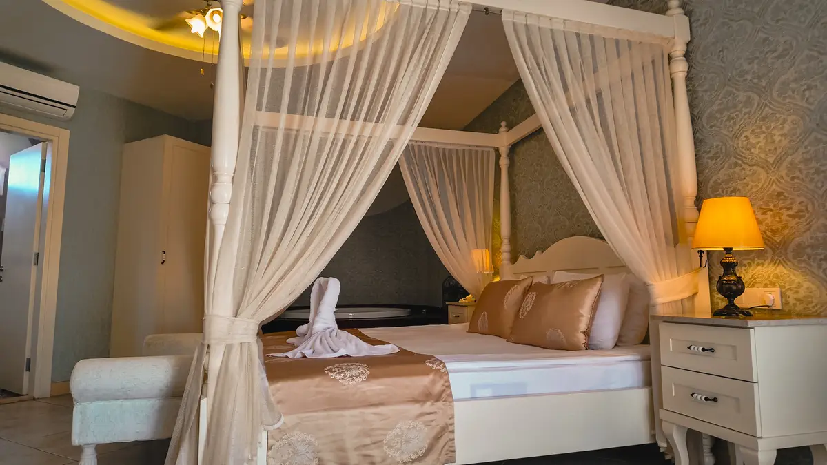Honeymoon Room
